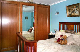 4image004.jpg